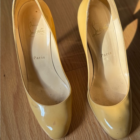 Christian Louboutin Beige Patent Leather Heels - Picture 2 of 15